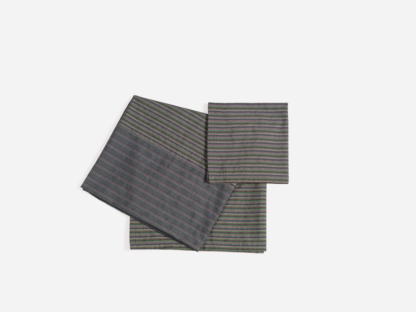 I:OBJ(0020) - VINTAGE TABLECLOTH