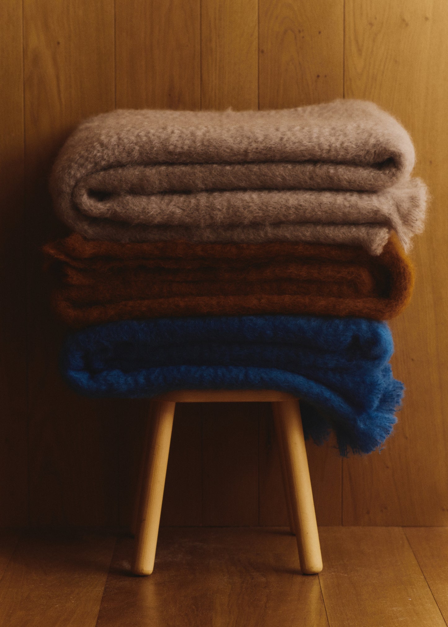 I:OBJ(0024) - MOHAIR BLANKET